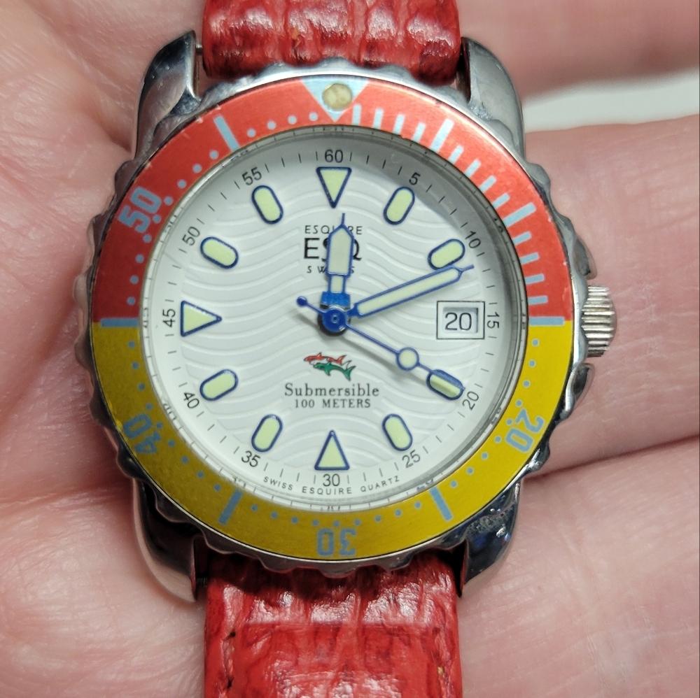 Vintage Ladies Esquire divers watch.